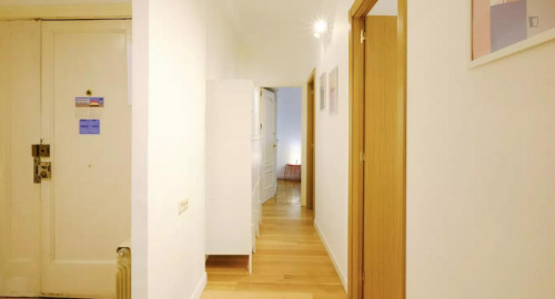 Attractive single bedroom in Argüelles