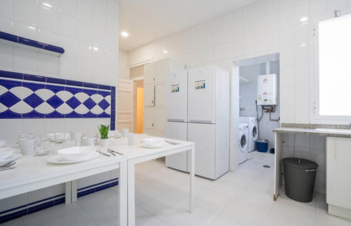 Neat and cosy single bedroom near the Gran Vía metro - Gallery - 25