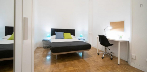 Welcoming Double Bedroom In Chueca-Justicia - 2