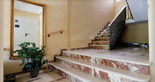 Marvellous single bedroom with a balcony, in Palacio - Gallery - 14