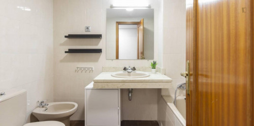 Stylish single bedroom close to Avenida de la Paz Metro - Gallery - 20