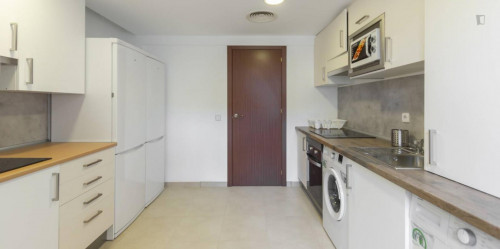 Stylish single bedroom close to Avenida de la Paz Metro - Gallery - 23