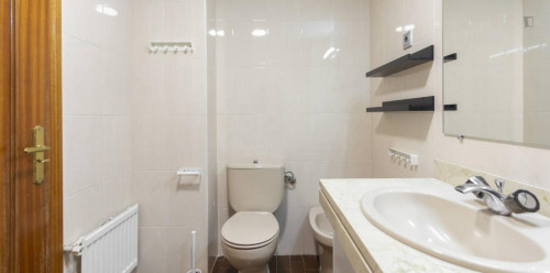 Stylish single bedroom close to Avenida de la Paz Metro - Gallery - 18