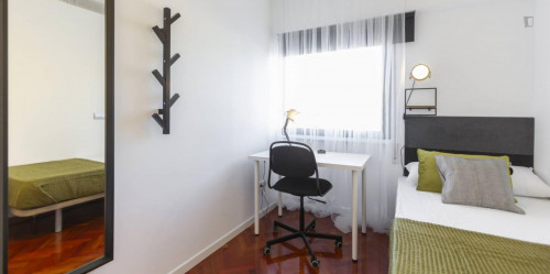 Stylish single bedroom close to Avenida de la Paz Metro - Gallery - 26