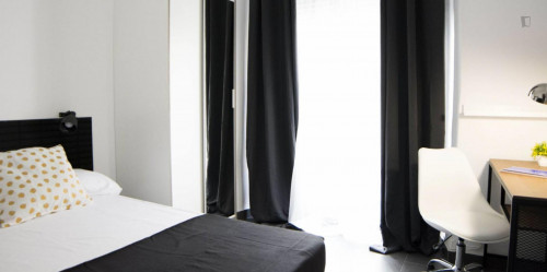 Marvellous double bedroom near the Noviciado metro