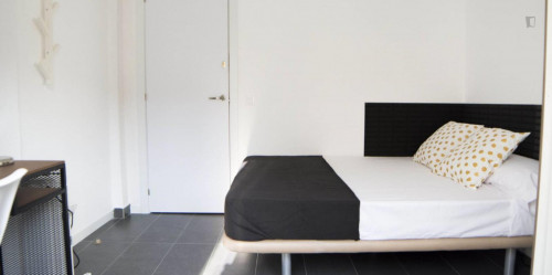 Marvellous double bedroom near the Noviciado metro