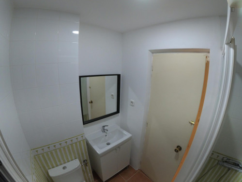 Tasteful single bedroom in a student flat, in Chamartín - Gallery - 9