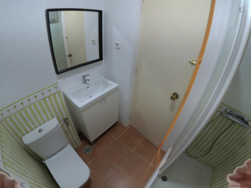 Tasteful single bedroom in a student flat, in Chamartín - Gallery - 8