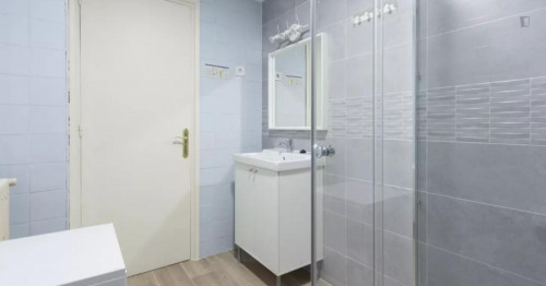 Pleasant single bedroom near the Plaza de Castilla metro - Gallery - 13