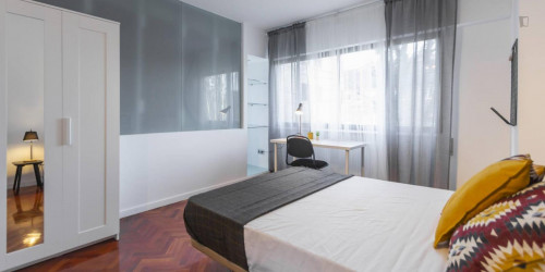 Luminous double bedroom close to Avenida de la Paz Metro - Gallery - 26