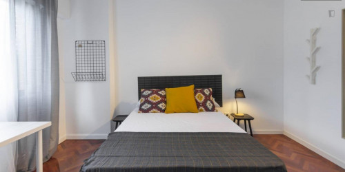 Luminous double bedroom close to Avenida de la Paz Metro - Gallery - 25