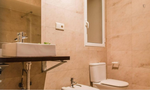 Very neat double bedroom near the Colón metro - Gallery - 9