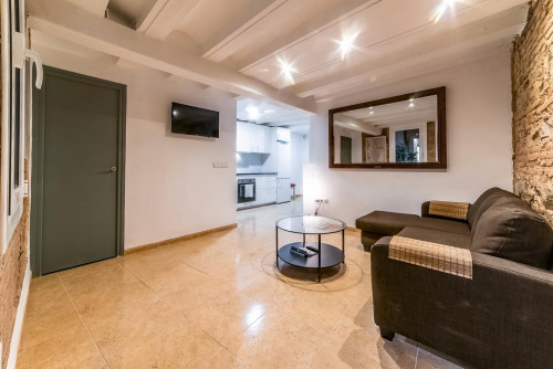 Restful double bedroom in a 5-bedroom flat, in El Raval - Gallery - 18