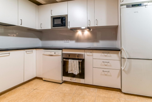 Restful double bedroom in a 5-bedroom flat, in El Raval - Gallery - 16