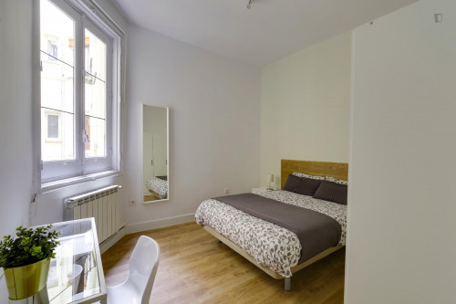  Inviting Double Bedroom Next To Retiro Metro  -  Inviting Double Bedroom next to Retiro Metro  - Gallery -  1
