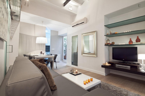 Posh 1-Bedroom Apartment In Classic El Barri Gòtic - 1