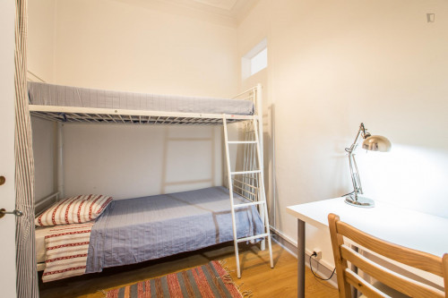 Neat bunk bedroom placed in lively Bairro Alto  - Gallery -  1