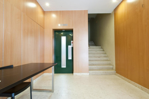 Double bedroom in spacious 4-bedroom flat in Olaias - Gallery - 12