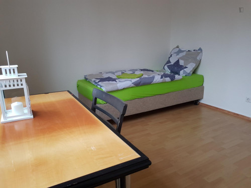 Amazing bedroom in a 3-bedroom flat in Moabit - Gallery - 6