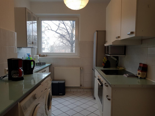 Amazing bedroom in a 3-bedroom flat in Moabit - Gallery - 12