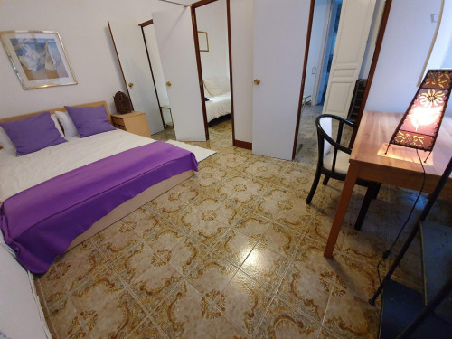 Double bedroom near Drassanes metro station