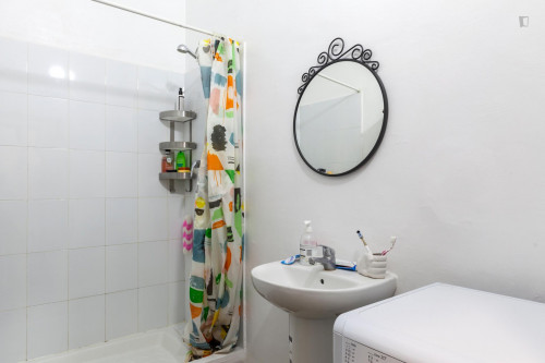 Very cool double bedroom near the Sant Antoni metro