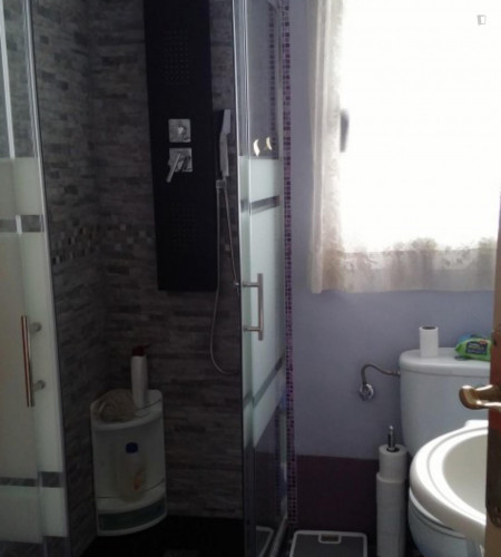 Single bedroom in a 2-bedroom apartment near Islas Filipinas metro station - Gallery - 7