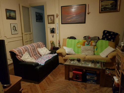 Single bedroom in a 2-bedroom apartment near Islas Filipinas metro station