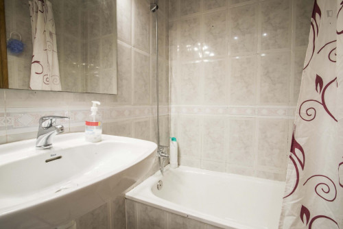Very cool double bedroom in El Raval - Gallery - 5