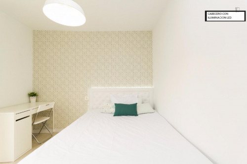 One-bedroom apartment near the Metro station Avenida de America