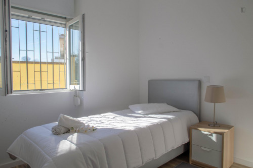 Very nice and bright single ensuite bedroom in student popular Paranhos (Porto)  - Gallery -  1