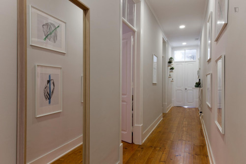 Welcoming Single Bedroom, With Balcony, by Alameda - Gallery - 6