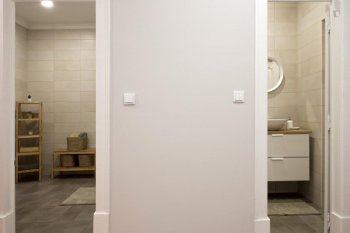 Welcoming Single Bedroom, With Balcony, by Alameda - Gallery - 7