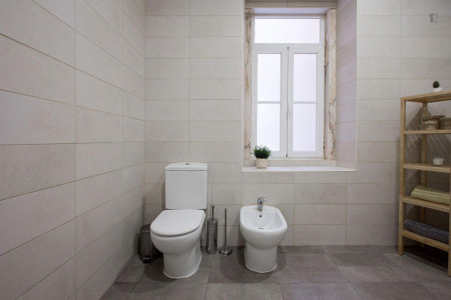 Welcoming Single Bedroom, With Balcony, by Alameda - Gallery - 14