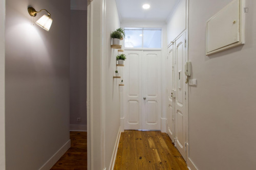 Welcoming Single Bedroom, With Balcony, by Alameda - Gallery - 5