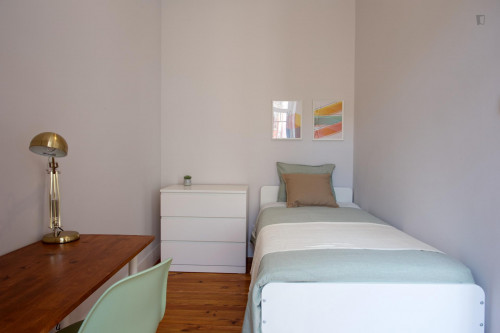 Welcoming Single Bedroom, With Balcony, By Alameda - 1