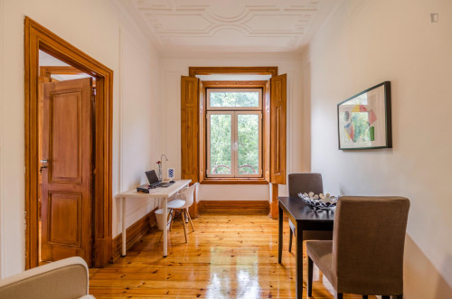 Pleasant Double Bedroom In Avenida Da Liberdade - 1