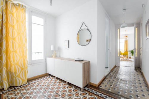Great double bedroom close to Universitat de Barcelona