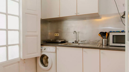 Well-decorated 1-bedroom apartment in a historic block of Trafalgar - Gallery - 9