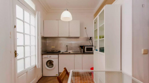 Well-decorated 1-bedroom apartment in a historic block of Trafalgar - Gallery - 29
