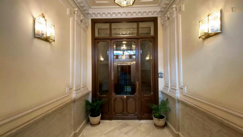 Well-decorated 1-bedroom apartment in a historic block of Trafalgar - Gallery - 13
