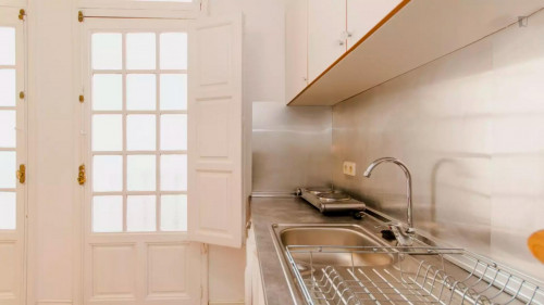 Well-decorated 1-bedroom apartment in a historic block of Trafalgar - Gallery - 40