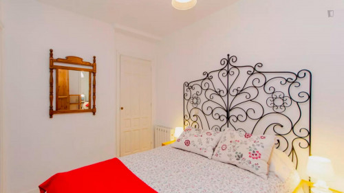 Well-decorated 1-bedroom apartment in a historic block of Trafalgar - Gallery - 52