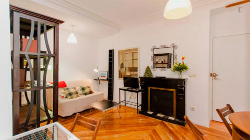 Well-decorated 1-bedroom apartment in a historic block of Trafalgar - Gallery - 26