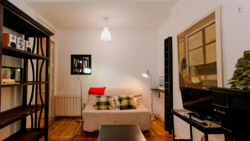 Well-decorated 1-bedroom apartment in a historic block of Trafalgar - Gallery - 23
