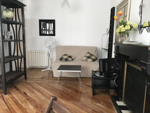 Well-Decorated 1-Bedroom Apartment In A Historic Block Of Trafalgar - 1