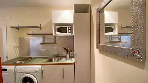 Beautiful 1-bedroom apartment in central Malasaña - Gallery - 9