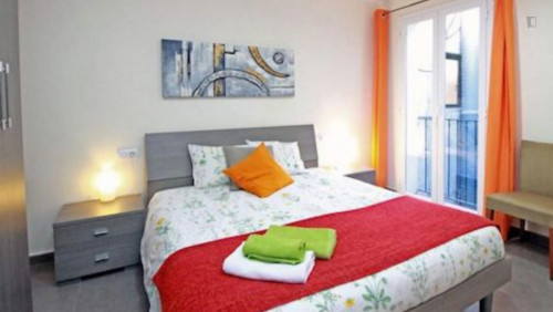 Double bedroom, with private WC and balcony, in 3-bedroom apartment  - Gallery -  1