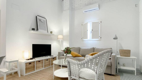 Modern 2-bedroom flat - Gallery - 7