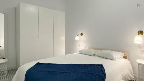 Modern 2-bedroom flat - Gallery - 13